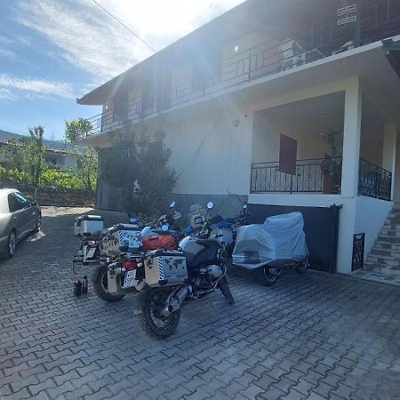 Guest House Xhaferaj Berat Bagian luar foto
