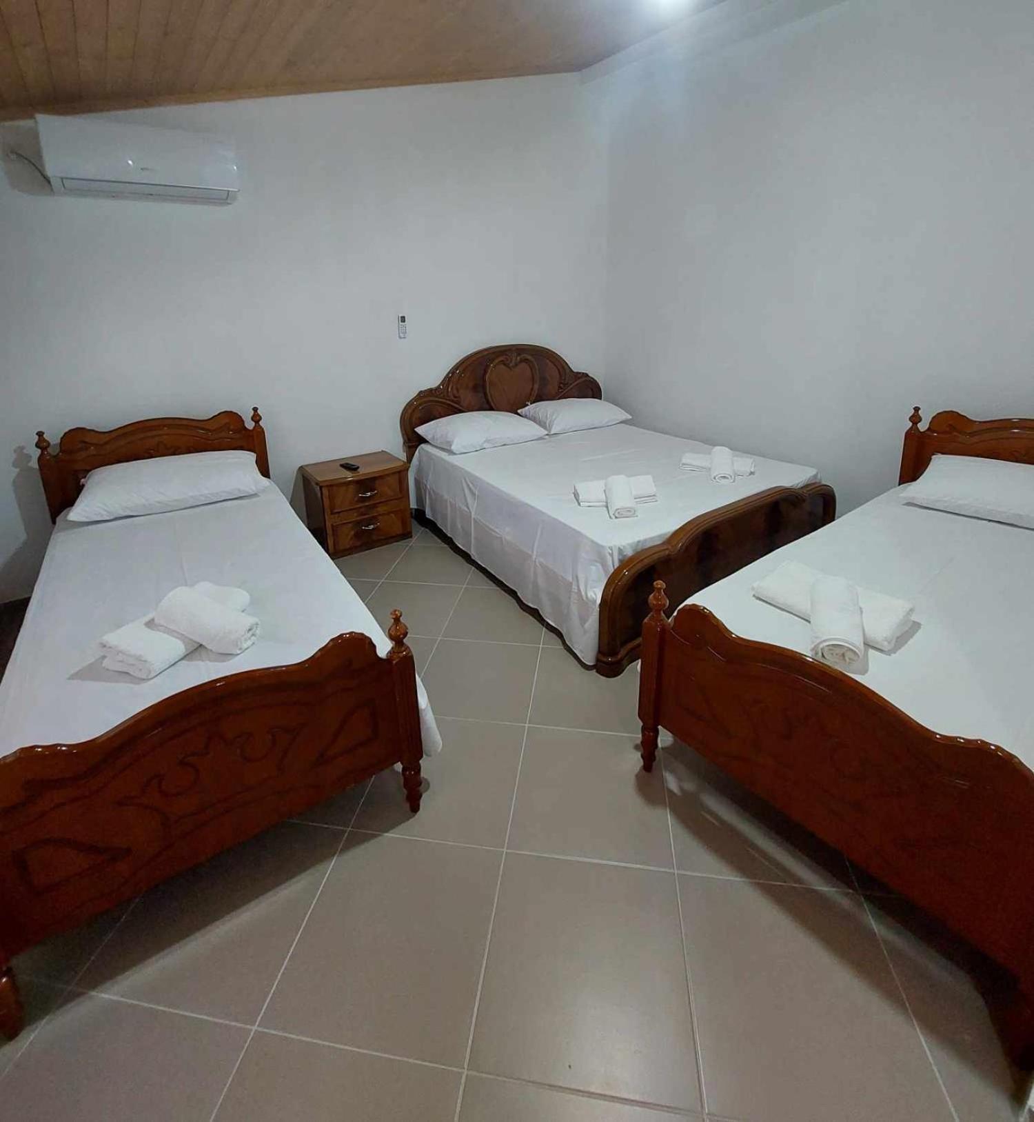 Guest House Xhaferaj Berat Bagian luar foto