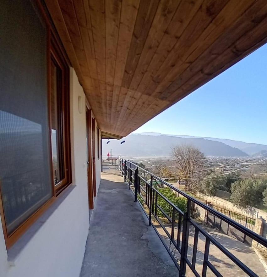 Guest House Xhaferaj Berat Bagian luar foto