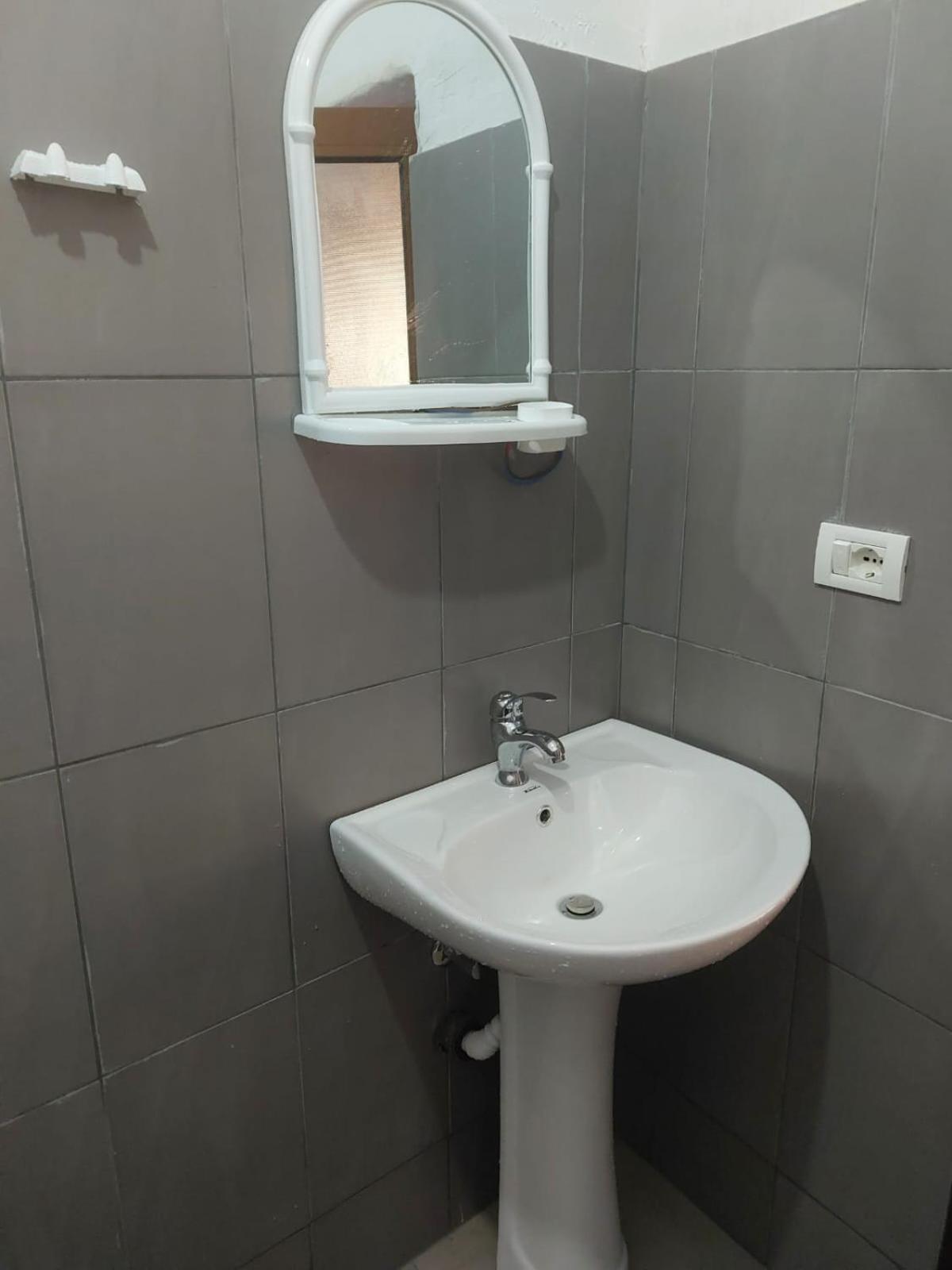 Guest House Xhaferaj Berat Bagian luar foto