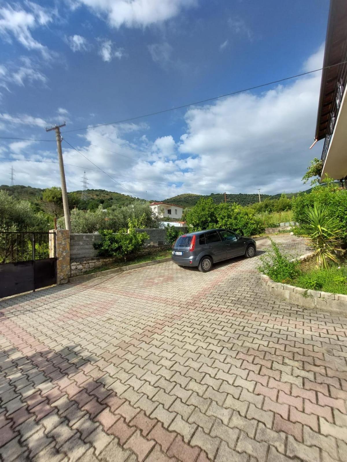 Guest House Xhaferaj Berat Bagian luar foto