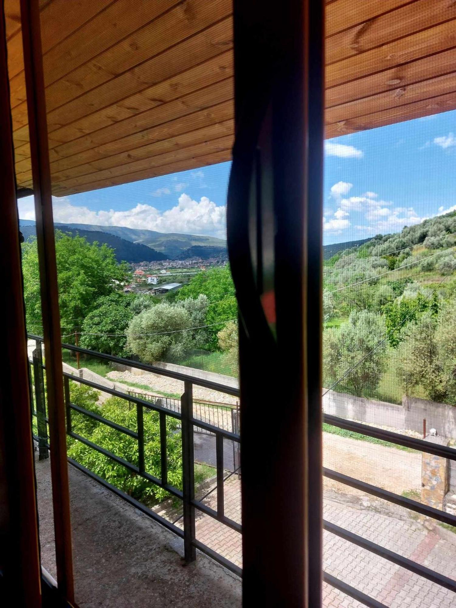 Guest House Xhaferaj Berat Bagian luar foto